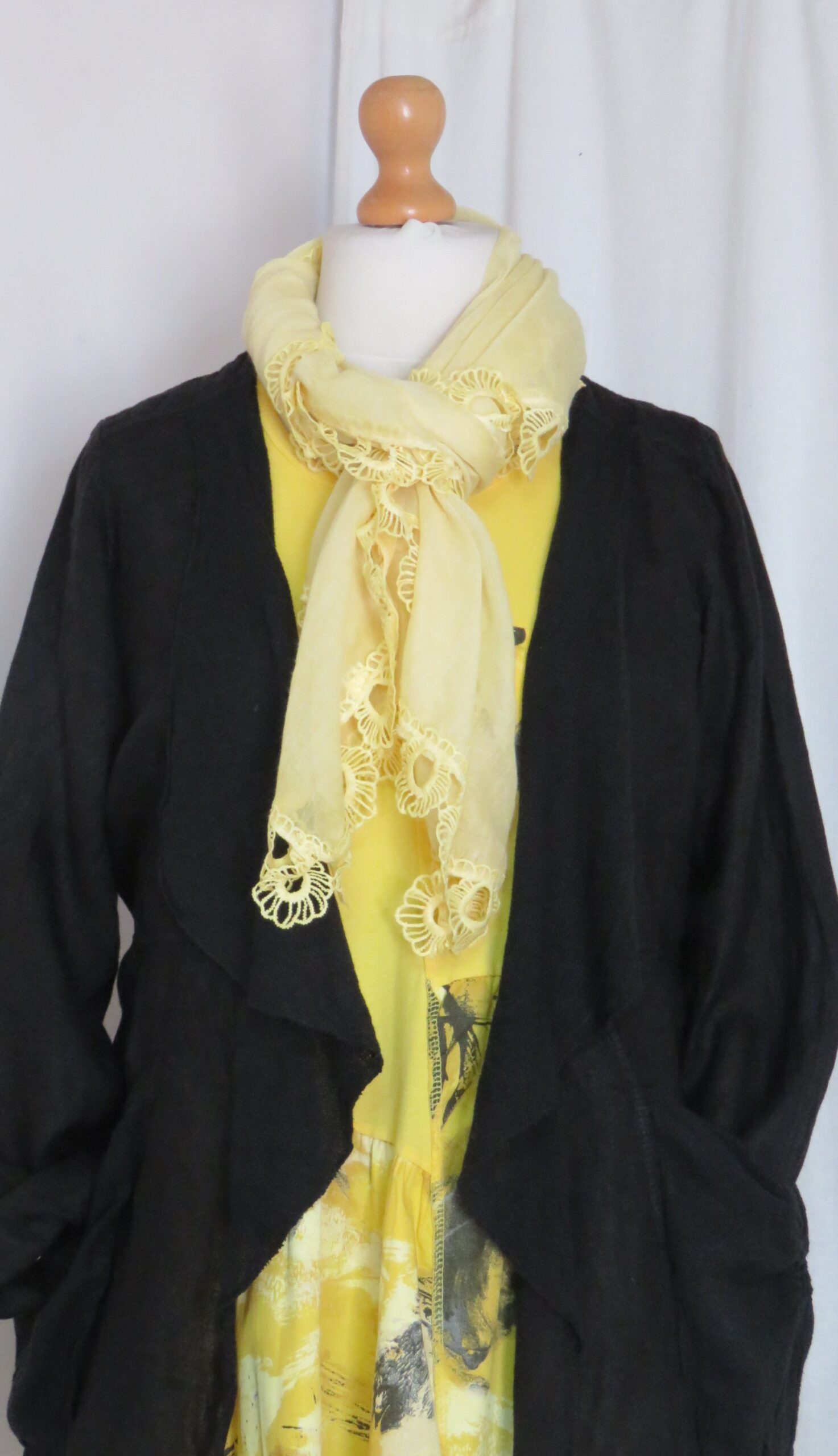 Yellow, lace-edge scarf - 1