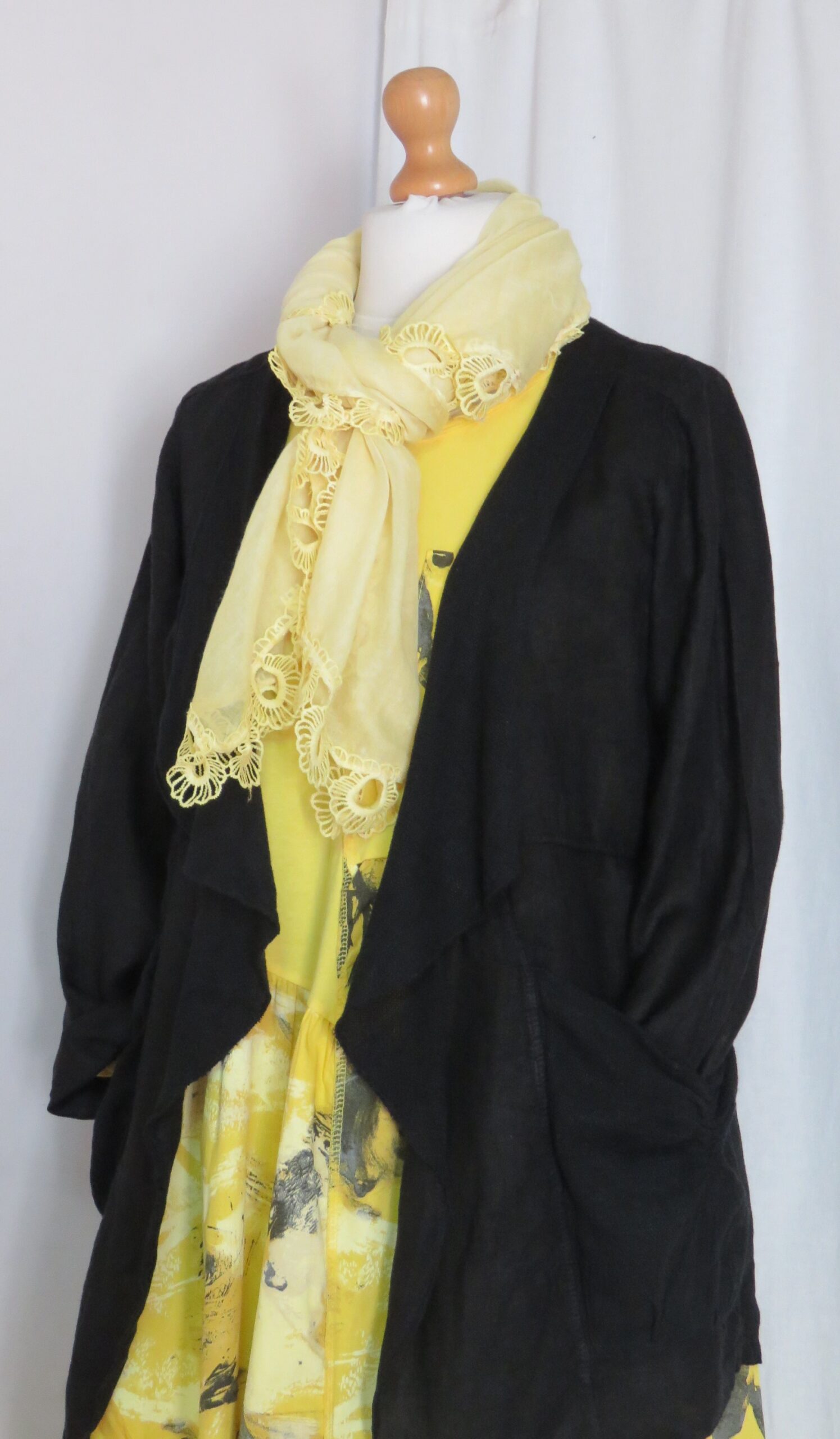 Yellow, lace-edge scarf - 2