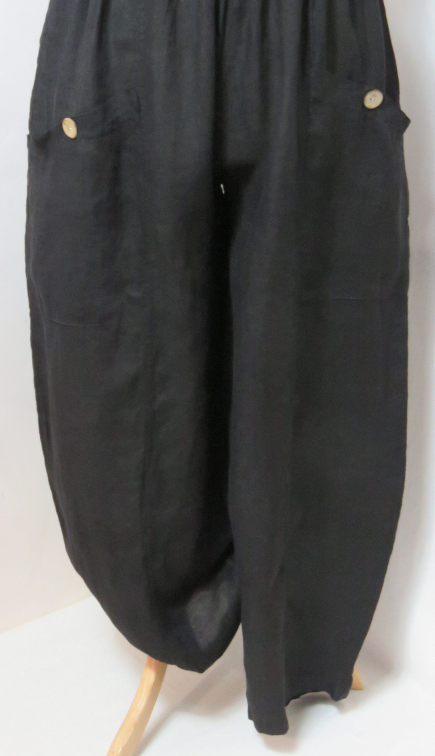 Black, button-pocket pants - 3