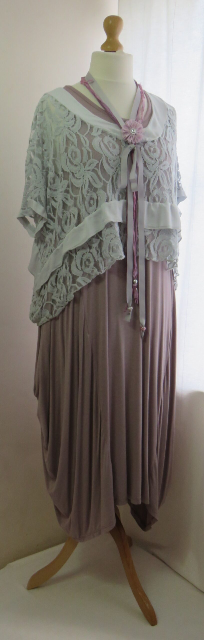 Silver grey, lace overtop - 11