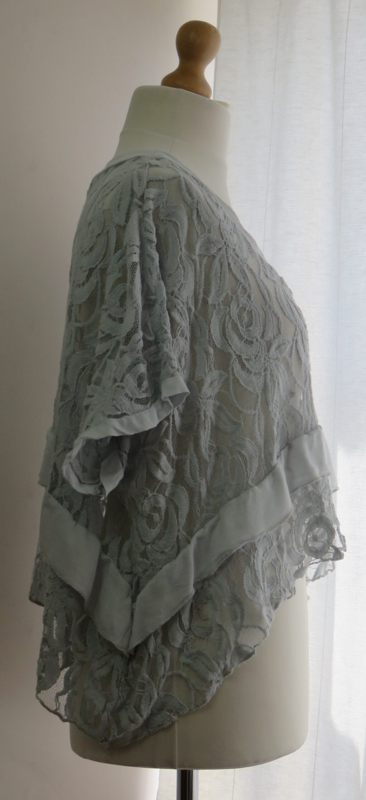 Silver grey, lace overtop - 7